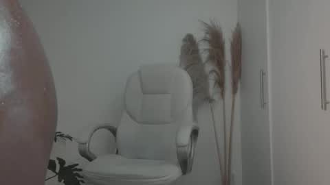 Snapshot of miss_benz chatting on November 7, 2025, 4:45 am miss_benz online show from November 7, 2025, 4:45 am