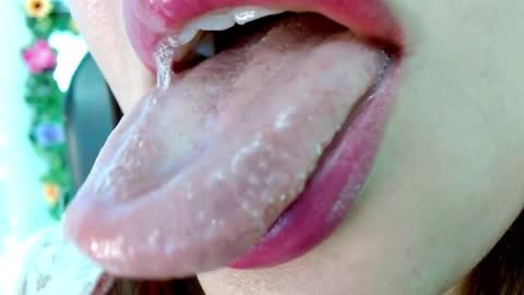 Snapshot of miss_evoleth2 chatting on February 8, 2025, 3:41 am Miss Evoleth online show from February 8, 2025, 3:41 am
