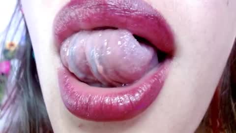 Snapshot of miss_evoleth2 chatting on February 20, 2025, 7:55 am Miss Evoleth online show from February 20, 2025, 7:55 am