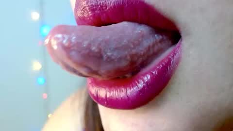 Snapshot of miss_evoleth2 chatting on February 27, 2025, 5:56 am Miss Evoleth online show from February 27, 2025, 5:56 am