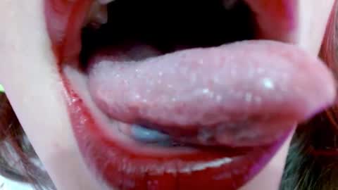 Snapshot of miss_evoleth2 chatting on March 8, 2025, 1:28 am Miss Evoleth online show from March 8, 2025, 1:28 am