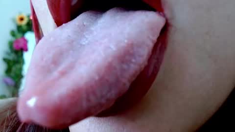 Snapshot of miss_evoleth2 chatting on March 11, 2025, 1:01 pm Miss Evoleth online show from March 11, 2025, 1:01 pm