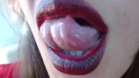 Snapshot of miss_evoleth2 chatting on October 16, 2025, 7:37 pm Miss Evoleth online show from October 16, 2025, 7:37 pm