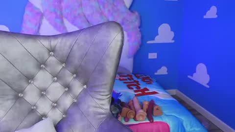 Keisi online show from April 13, 2026, 6:57 pm