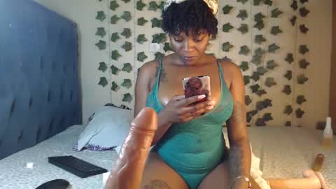 Snapshot of miss_kiiki chatting on December 5, 2024, 11:29 pm miss_kiiki online show from December 5, 2024, 11:29 pm