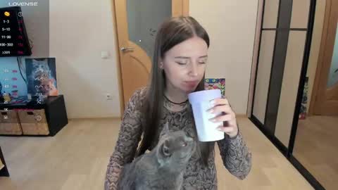Kitty online show from June 3, 2026, 3:20 am