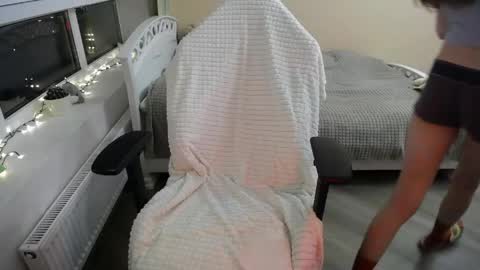 Miss Lina online show from April 19, 2026, 8:55 pm