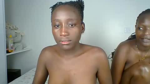 miss_lolah7 online show from May 4, 2026, 12:01 pm