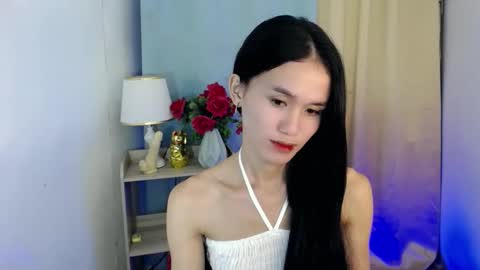 Snapshot of miss_sunshinex chatting on February 6, 2025, 6:29 am Shine online show from February 6, 2025, 6:29 am