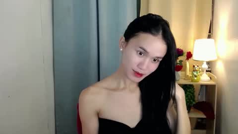 Snapshot of miss_sunshinex chatting on February 14, 2025, 2:07 am Shine online show from February 14, 2025, 2:07 am