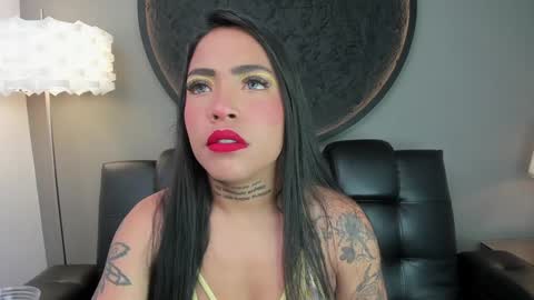 Snapshot of miss_vaiolette chatting on December 18, 2024, 11:02 am Vaiolette online show from December 18, 2024, 11:02 am