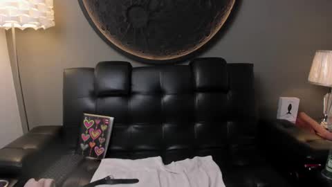 Snapshot of miss_vaiolette chatting on February 17, 2025, 2:04 pm Vaiolette online show from February 17, 2025, 2:04 pm