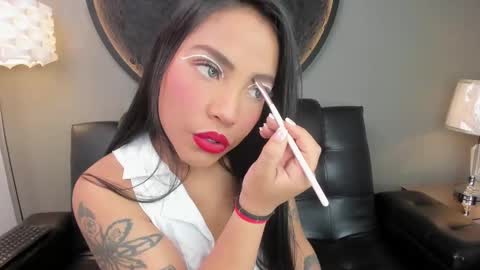 Snapshot of miss_vaiolette chatting on February 25, 2025, 11:19 am Vaiolette online show from February 25, 2025, 11:19 am