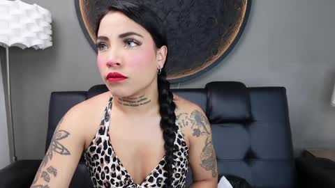 Vaiolette online show from April 10, 2026, 11:04 am