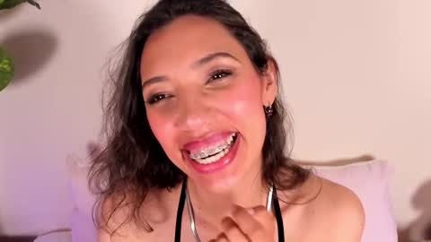 Snapshot of miss_veronica2 chatting on March 11, 2026, 2:01 pm Miss Veronica online show from March 11, 2026, 2:01 pm