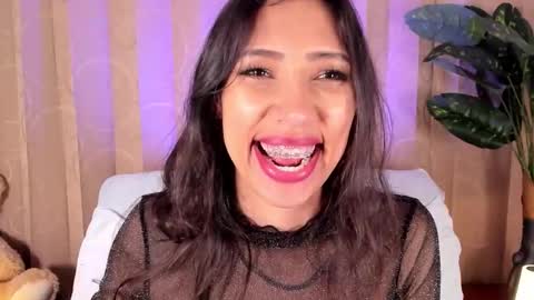 Snapshot of miss_veronica2 chatting on March 12, 2026, 1:39 pm Miss Veronica online show from March 12, 2026, 1:39 pm