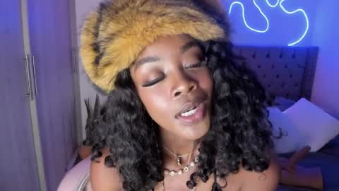 Snapshot of miss_west chatting on January 15, 2025, 7:15 am Tay Tay Independent Model   online show from January 15, 2025, 7:15 am