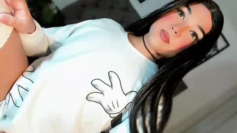 miss_zz online show from April 13, 2026, 6:35 pm