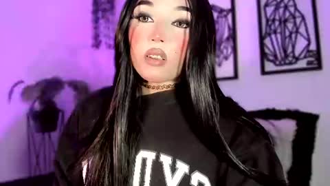 Snapshot of miss_zz chatting on July 9, 2026, 4:27 am miss_zz online show from July 9, 2026, 4:27 am