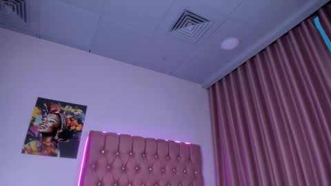 Elise online show from November 15, 2025, 9:11 pm