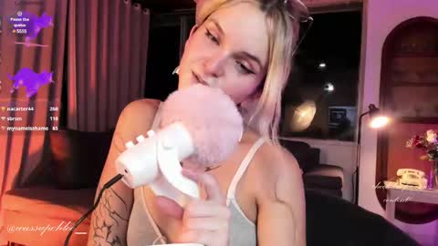 Chloe freelance model Please your thumbs up are important  online show from February 18, 2025, 4:48 am