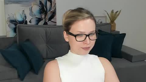 Miss Darina Ross online show from January 13, 2025, 5:33 pm