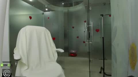 Miss Domina online show from April 17, 2026, 2:47 am