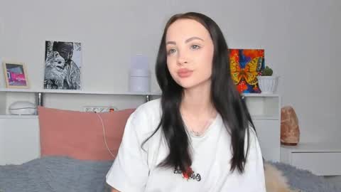Hello dear my name Elisa online show from June 3, 2026, 9:20 pm
