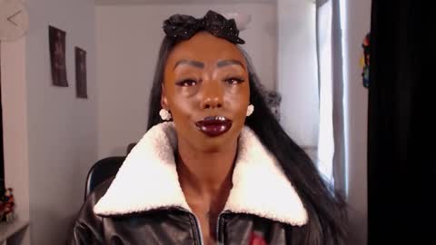 Emilie Diaz online show from March 28, 2026, 12:49 pm