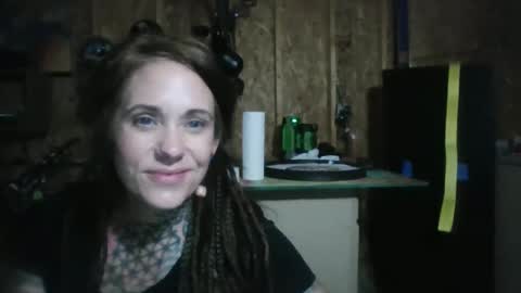 misshoneybadger333 online show from September 25, 2025, 12:47 am