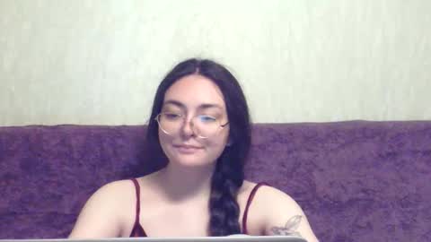 Snapshot of missis_mona chatting on June 4, 2026, 11:44 pm missis mona online show from June 4, 2026, 11:44 pm