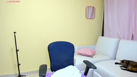 Kimberly Alejandra online show from June 22, 2026, 1:29 am