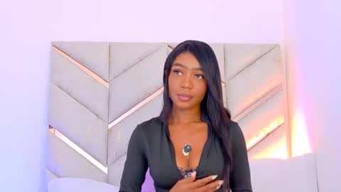 lyly  independient model online show from January 15, 2026, 6:55 pm