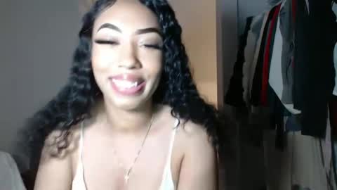 Snapshot of misslov3 chatting on October 13, 2025, 5:07 am kourtn3ylov3 twitter online show from October 13, 2025, 5:07 am