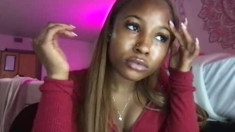 missmarimac online show from January 18, 2026, 8:34 pm