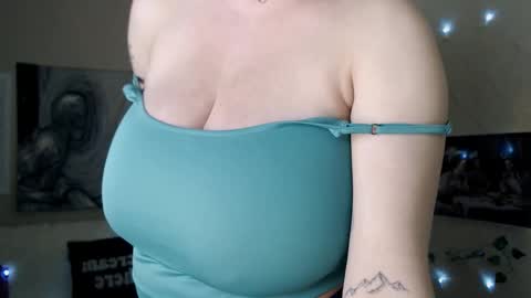 Li  online show from February 10, 2025, 4:04 pm