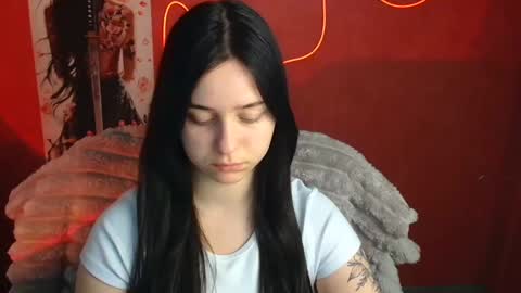 Mia online show from April 20, 2026, 11:46 am