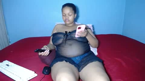 mimmi online show from October 22, 2025, 5:56 pm