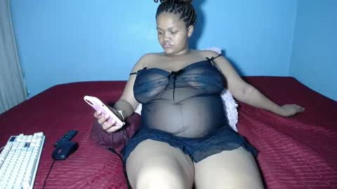 mimmi online show from November 18, 2025, 5:39 pm