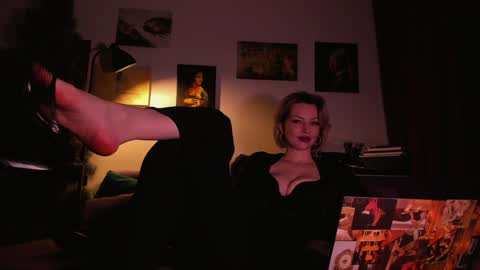 Snapshot of missmirandagd chatting on January 4, 2025, 12:49 pm   online show from January 4, 2025, 12:49 pm