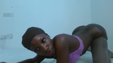 sexy online show from May 6, 2026, 7:13 am