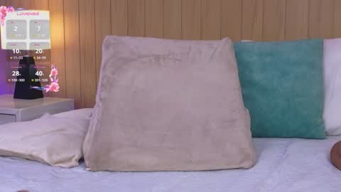 Emma Rivera online show from December 19, 2024, 3:51 am