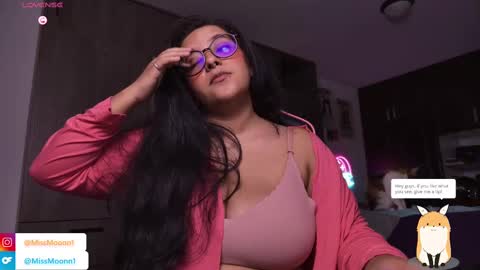 Snapshot of missmoonn chatting on September 12, 2025, 11:48 pm MissMoon online show from September 12, 2025, 11:48 pm