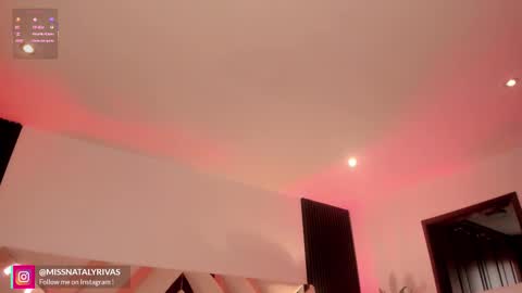 Nataly Rivas online show from November 20, 2025, 1:11 pm