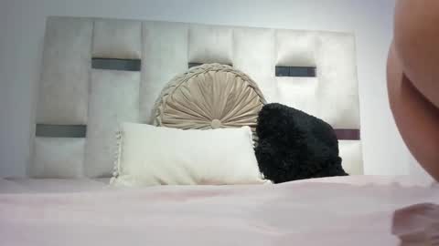 missnatasha05 online show from September 18, 2025, 10:12 pm