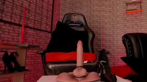 Alana online show from April 18, 2026, 7:58 pm