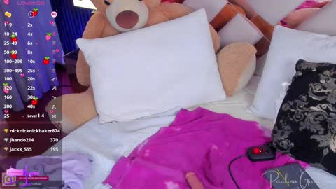 Snapshot of misspaulina__ chatting on December 7, 2024, 5:26 am Pau Giraldo online show from December 7, 2024, 5:26 am