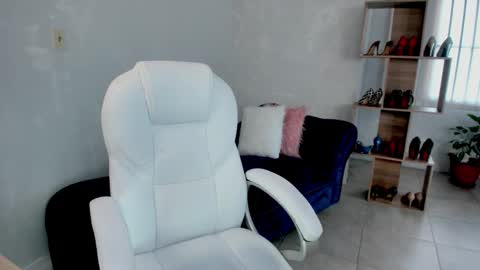 Miss Rhodes online show from December 15, 2025, 8:13 pm