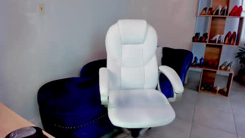 Miss Rhodes online show from February 13, 2026, 10:17 pm