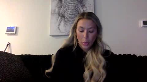 Alyssa online show from April 21, 2026, 12:12 am